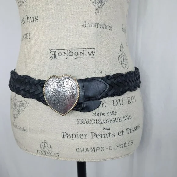 Vintage Heart Conch Belt Small Black Weave Leather